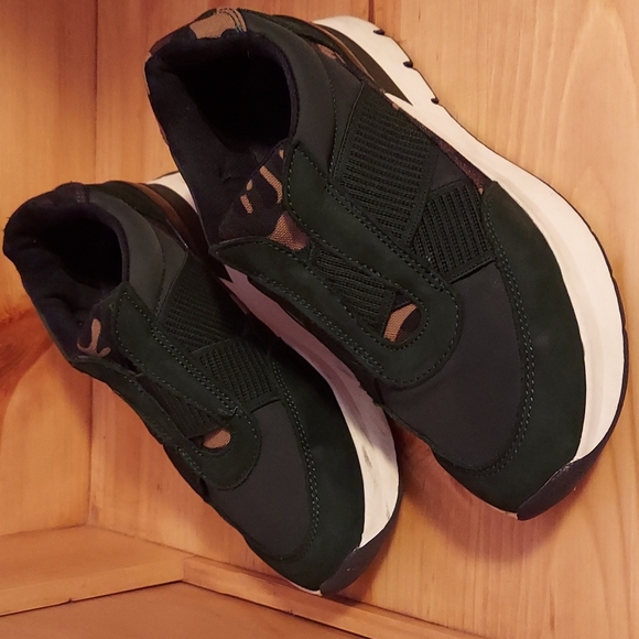 Naturalizer Shoes - Naturalizer slip on shoes, size US 7M, color green.